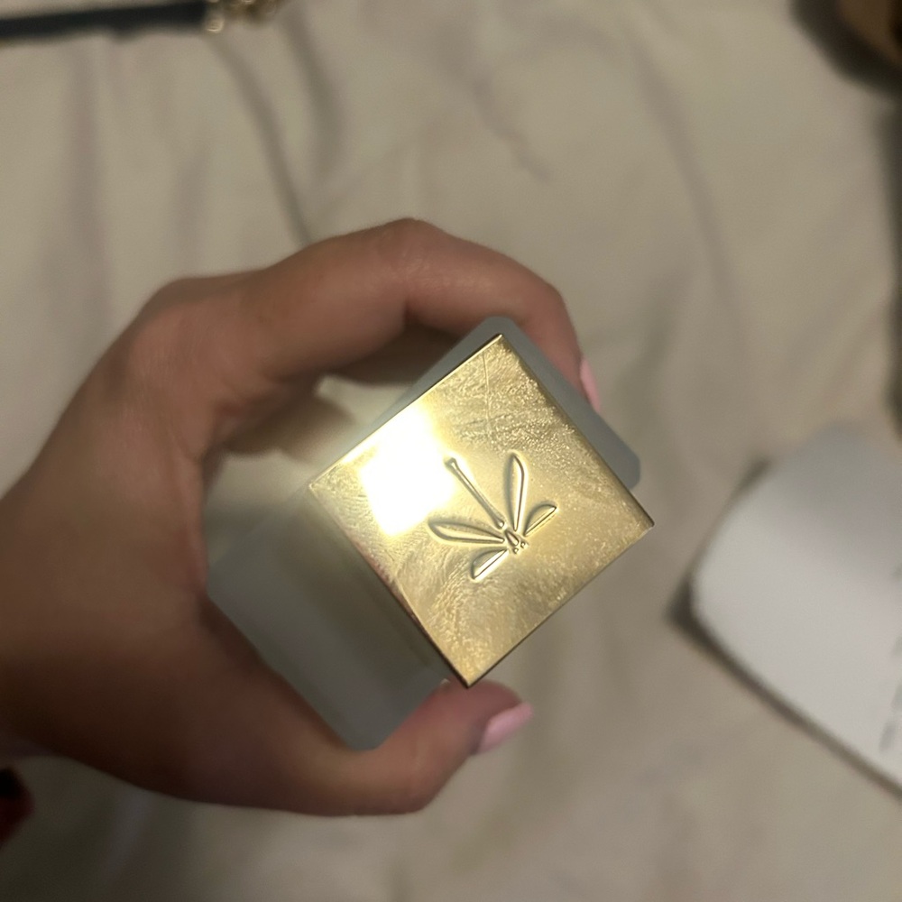 Ella Musc K Fragrance - Elegant White and Gold - Picture 4 of 8